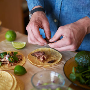厨房制作tacos